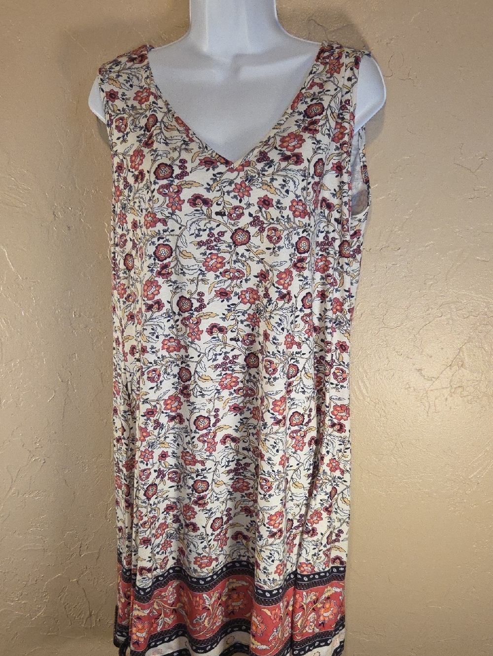 Sleeveless V-Neck Floral Midi Dress in Cream and Coral Sz XXL